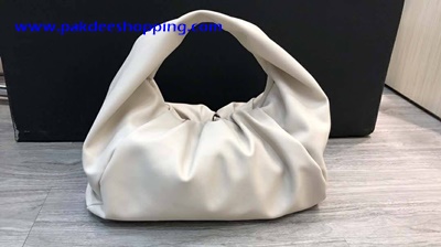 ٻҾ2 ͧԹ : Bottega Veneta Shoulder pouch Hiend Size40 cm ҹ˹ѧ ´͹