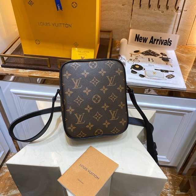 ٻҾ2 ͧԹ : Louis Vuitton Christopher bag(Ori)