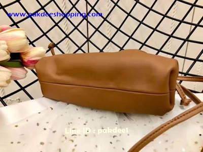 ٻҾ3 ͧԹ : Bottega Veneta Pouch small leather clutch Hiend Size 22 cm ҹ˹ѧ ´͹