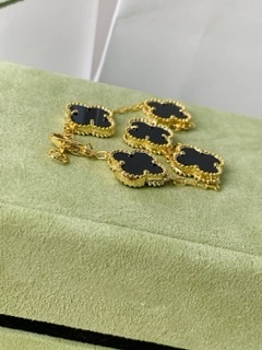 ٻҾ3 ͧԹ : New Van Cleef & Arpels Bracelets 5 motifs (Ori)