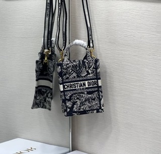 ٻҾ3 ͧԹ : Dior Mini Book tote phone bag(Ori)
