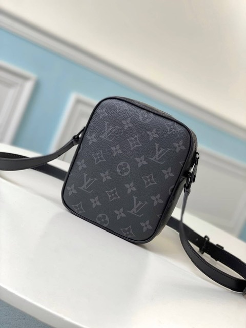 ٻҾ3 ͧԹ : Louis Vuitton Christopher bag(Ori)