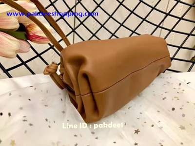 ٻҾ5 ͧԹ : Bottega Veneta Pouch small leather clutch Hiend Size 22 cm ҹ˹ѧ ´͹