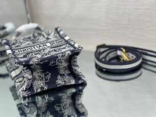 ٻҾ5 ͧԹ : Dior Mini Book tote phone bag(Ori)