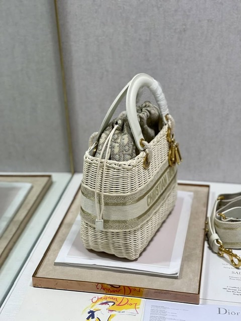 ٻҾ5 ͧԹ : Dior Medium lady dior bag (Ori)