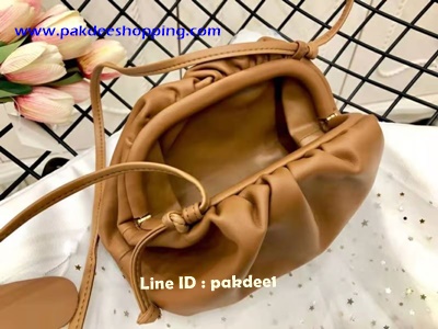 ٻҾ6 ͧԹ : Bottega Veneta Pouch small leather clutch Hiend Size 22 cm ҹ˹ѧ ´͹