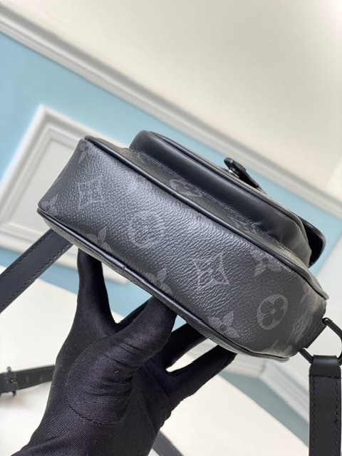 ٻҾ6 ͧԹ : Louis Vuitton Christopher bag(Ori)