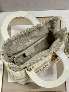ٻҾ6 ͧԹ : Dior Medium lady dior bag (Ori)